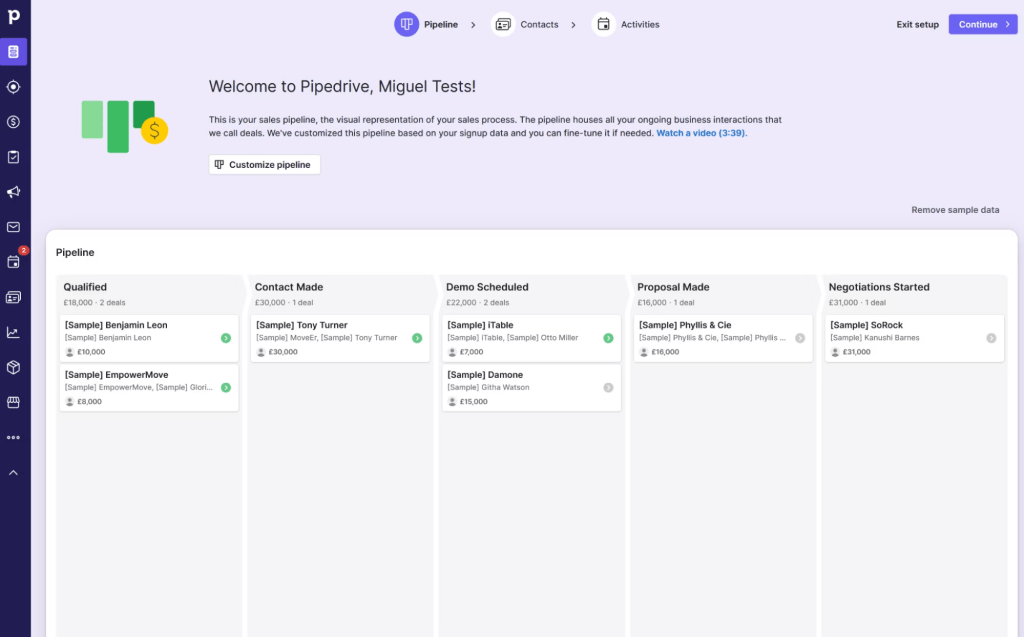 برنامج إدارة علاقات العملاء CRM